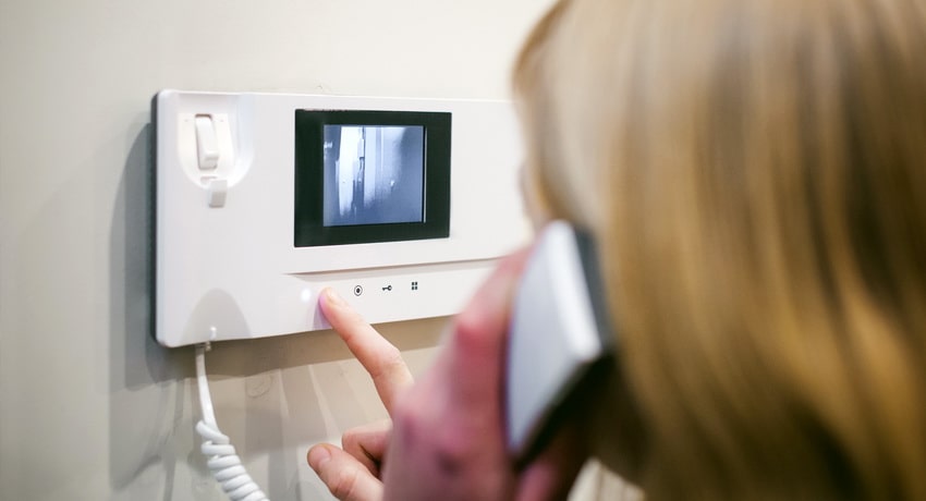 Что лучше выбрать аналоговый и цифровой домофон?